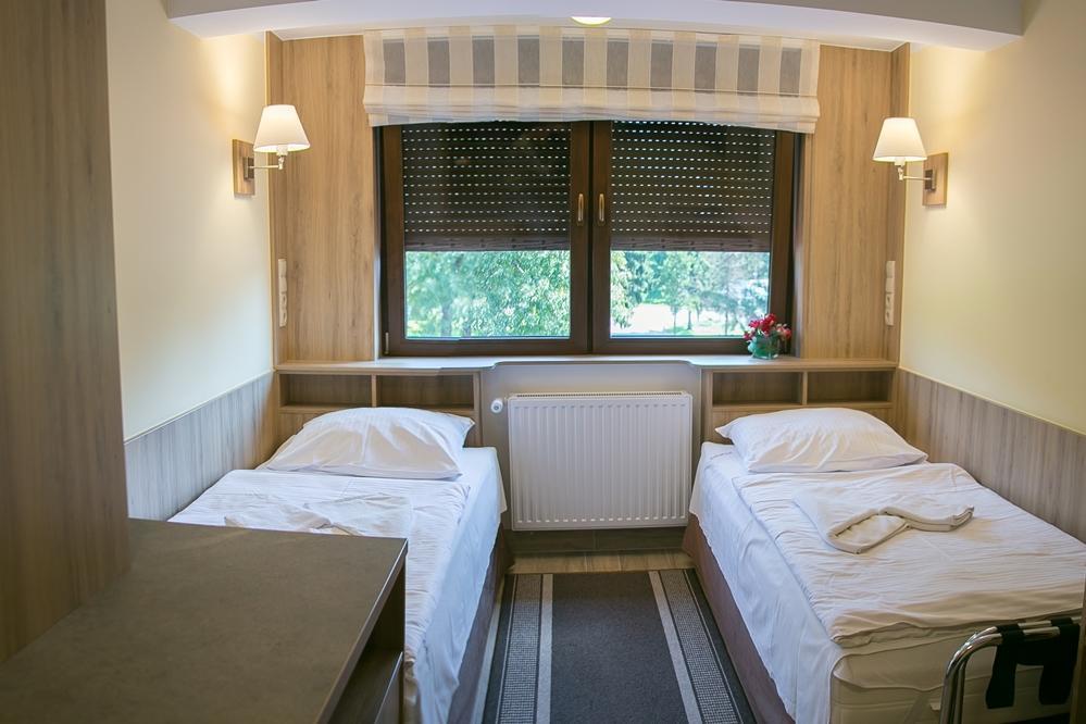 Hotel Korona 2*
